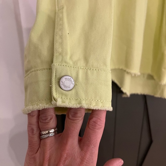 Mud Pie Lime green Button-Up Shirt/Shackett- women’s size S/M - Picture 4 of 9